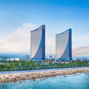Orbi City Center Suite מלון דירות